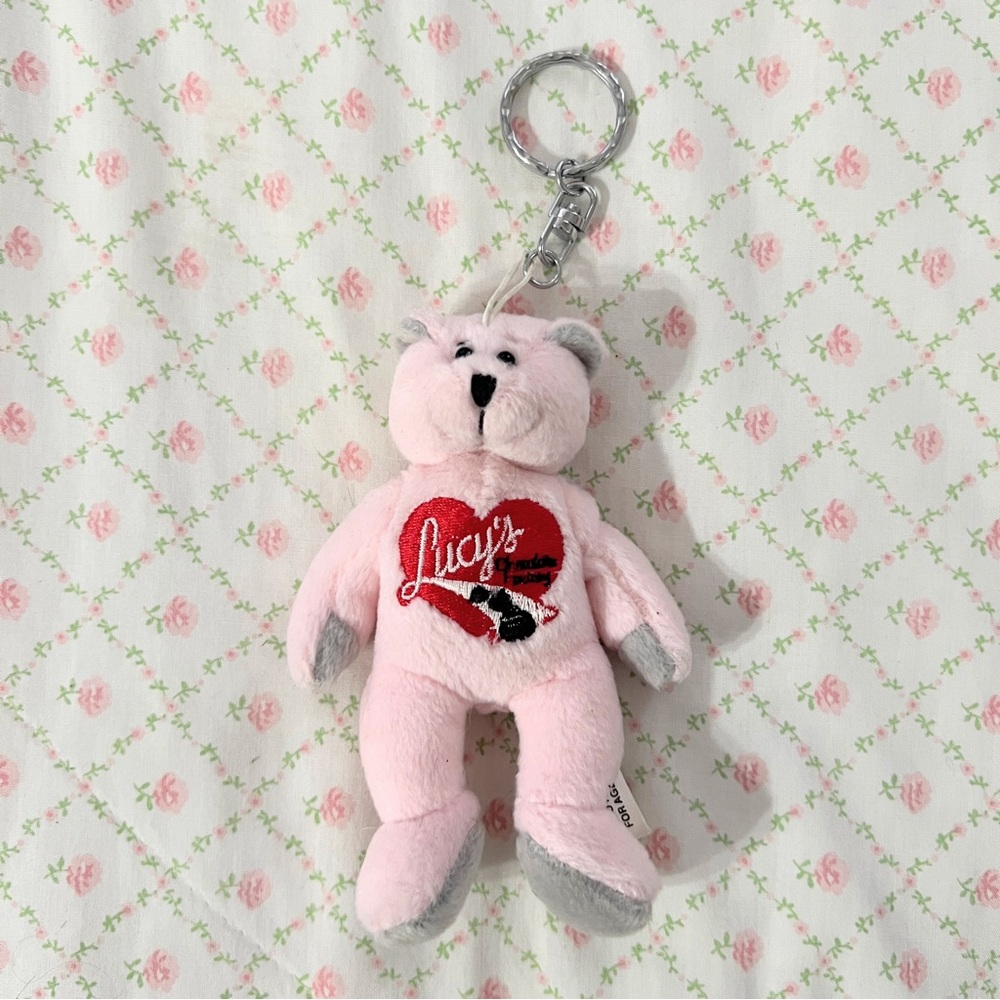 Collecticritters I love Lucy’s chocolate factory Pink teddy Bear Keychain.